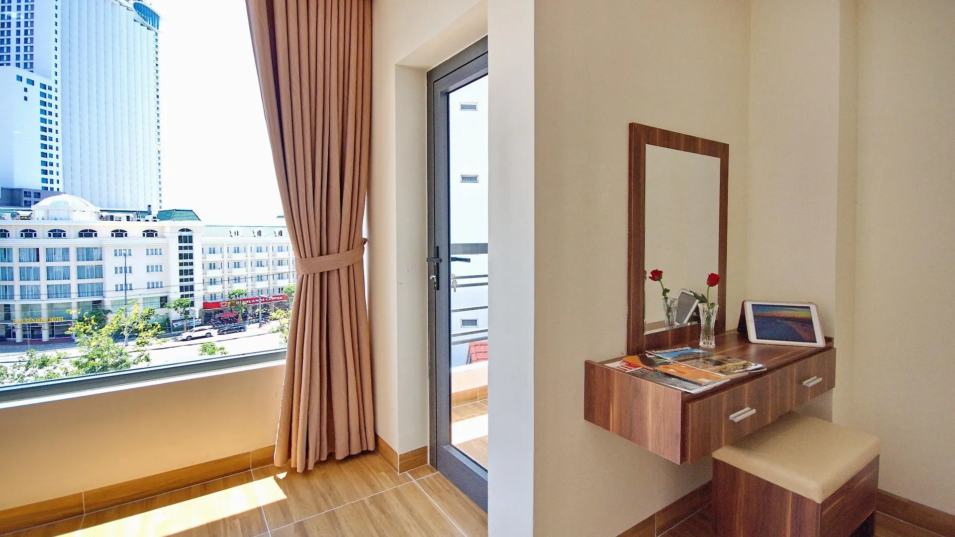 Harvey Hotel & Apartments Нячанг